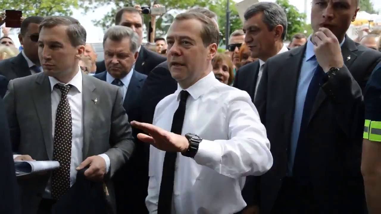 Денег нет но вы держитесь