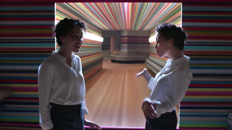 В рекламе Apple с певицей FKA Twigs нашли мрачную пасхалку