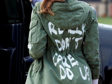 Куртка Мелании Трамп