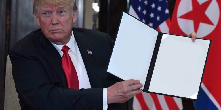 Что Трамп показал Ким Чен Ыну?