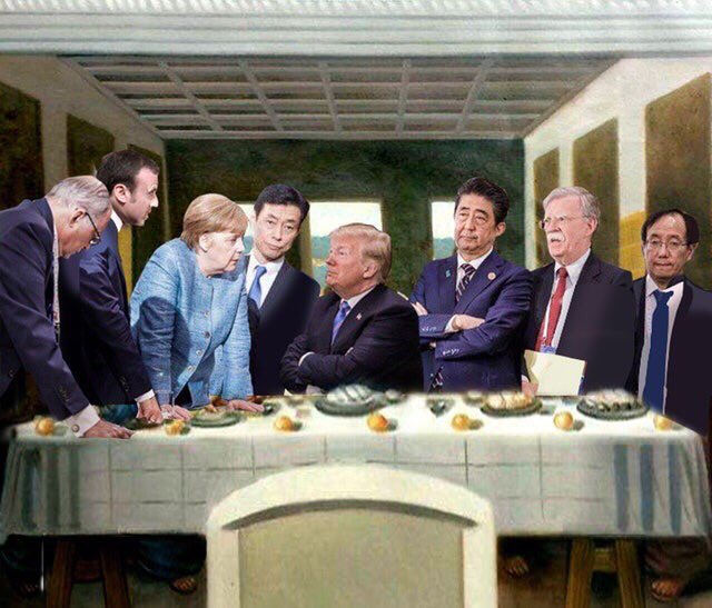 Трамп сидит мем Трамп сидит мем