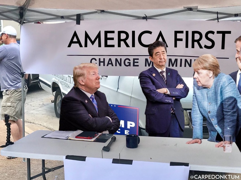 Трамп сидит мем Трамп сидит мем