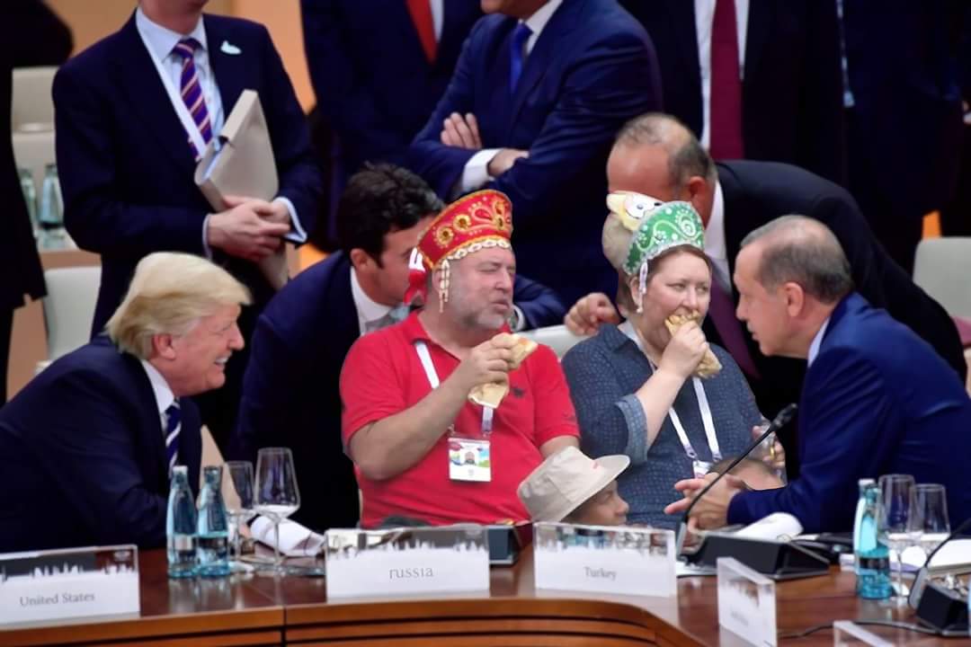 Болельщики в кокошниках