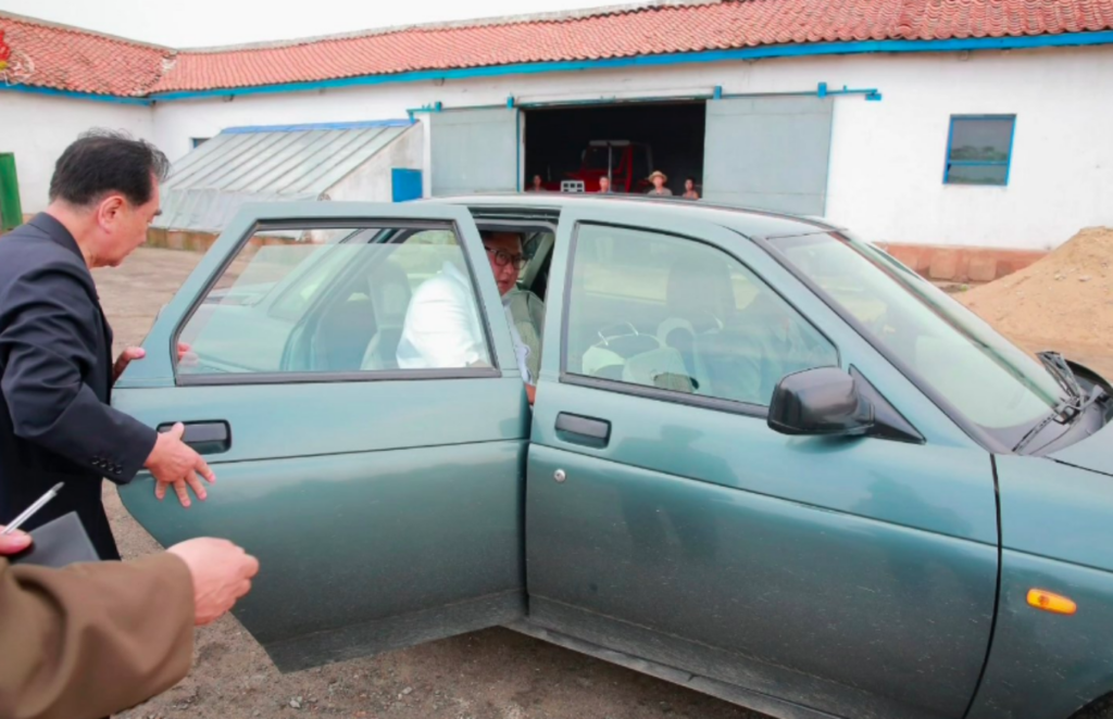 Ким Чен Ын Lada Priora