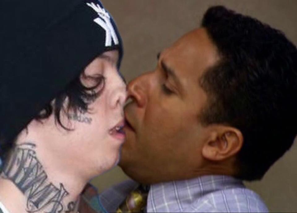 Lil Xan целует Noah Cyrus