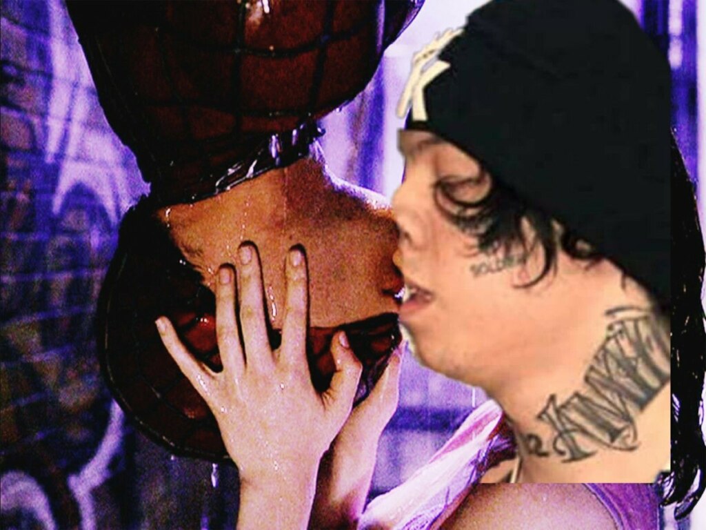 Lil Xan целует Noah Cyrus