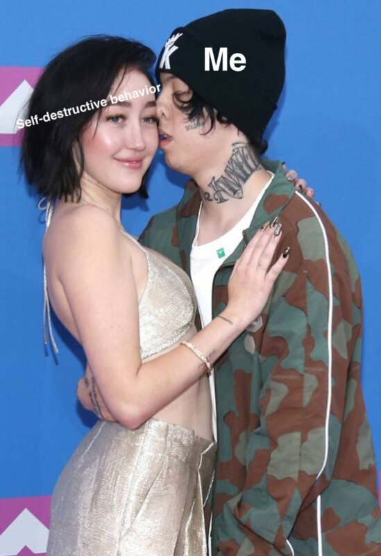 Lil Xan целует Noah Cyrus