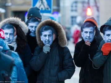 саакашвили бегают