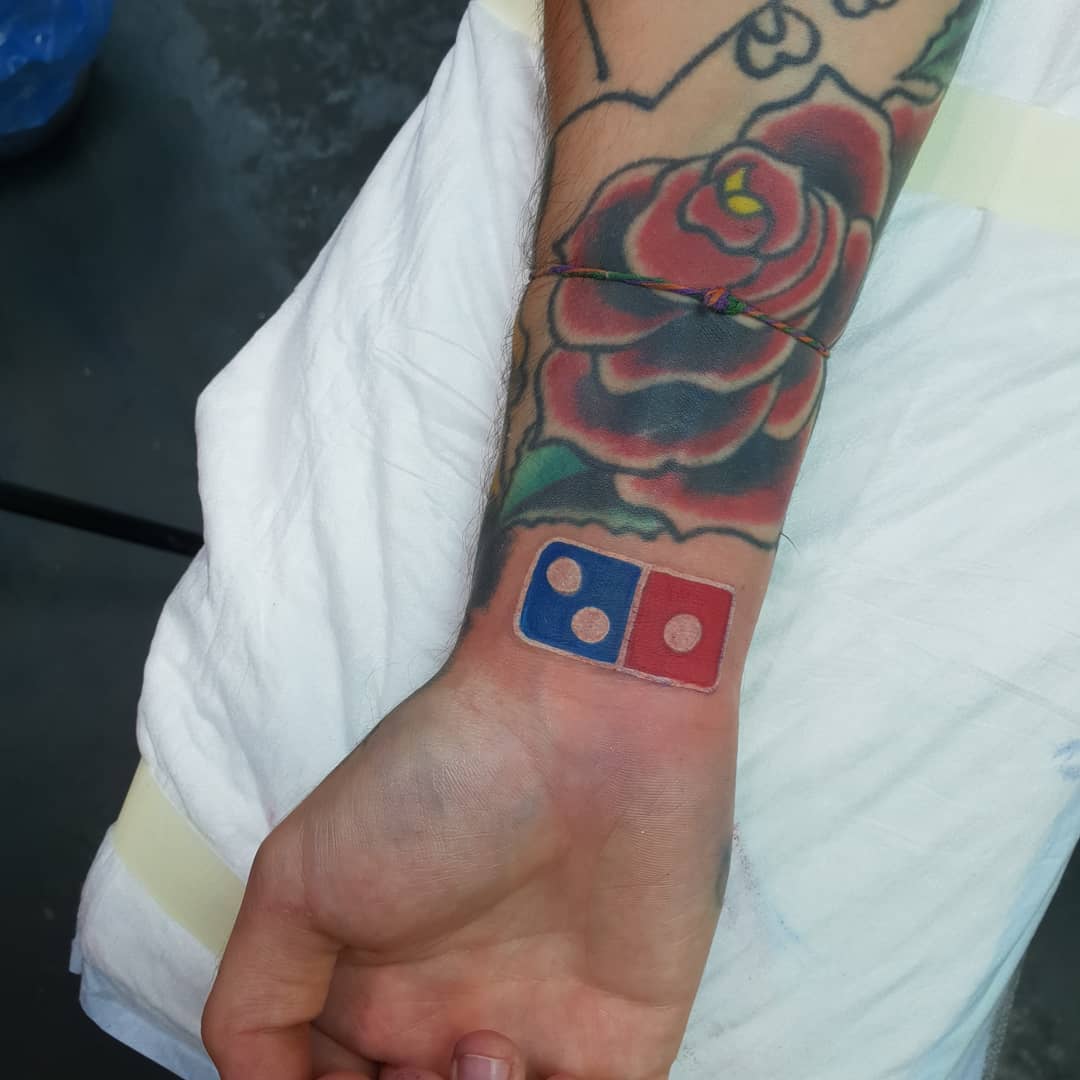 Татуировки Domino's Татуировки Domino's