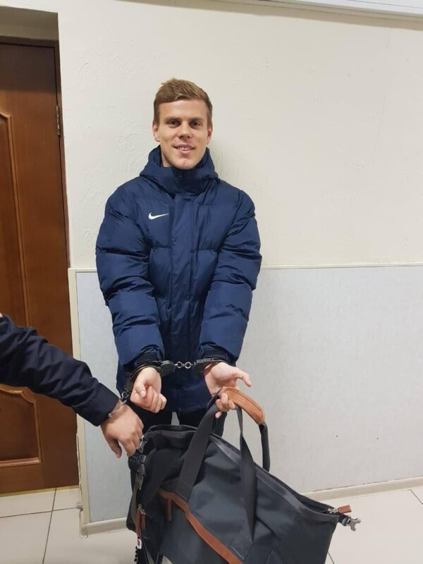 В интернете шутят про дело Кокорина и Мамаева В интернете шутят про дело Кокорина и Мамаева