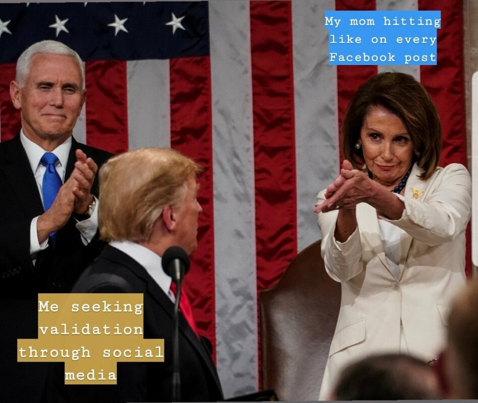 Пелоси хлопает Трампу