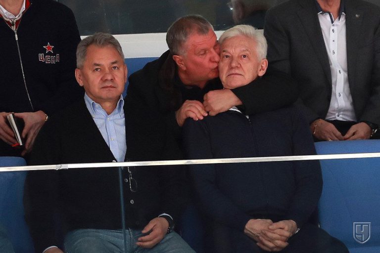Сечин целует Тимченко
