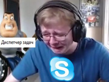Плачущий стример и фигурка Джо Суонсона мем