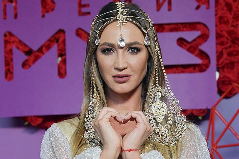 Фейковый твиттер Бузовой