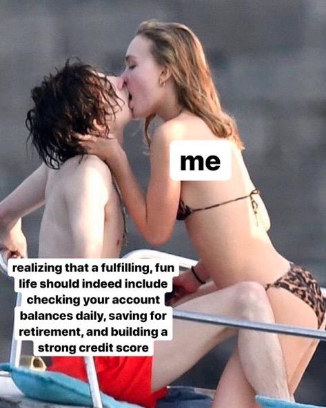 Поцелуй Тимоти Шаламе и Лили-Роуз Депп