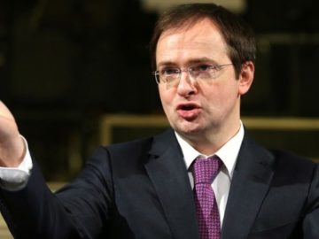 Мединский назвал дебилами взрослых любителей комиксов