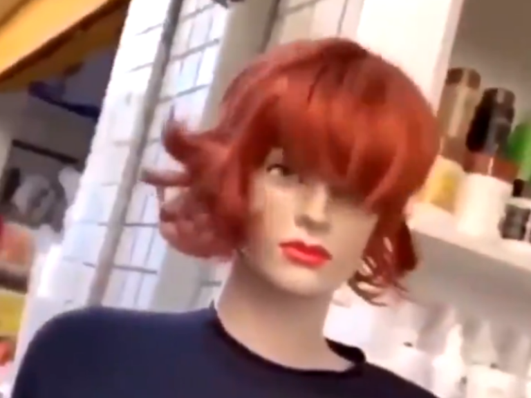 Трясущийся манекен
