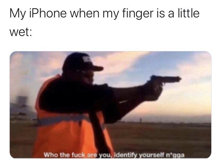 Who the fuck are you identify yourself nigga Who the fuck are you identify yourself nigga