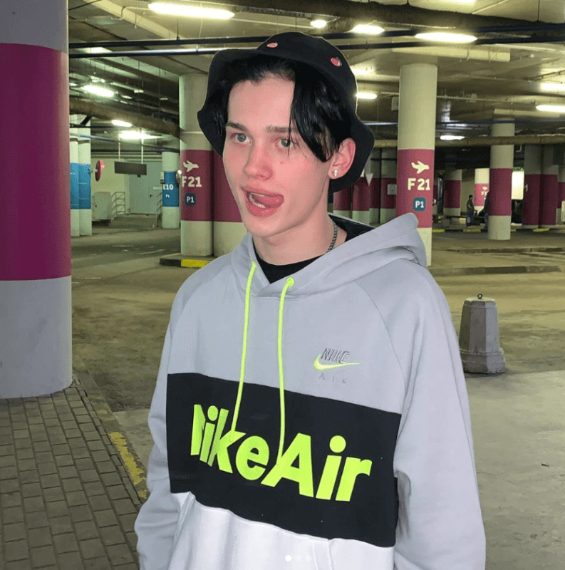 Даня Милохин тик ток