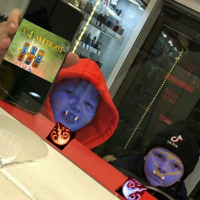 Школьники в вейпшопе