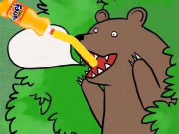 Медведь пьет Фанту
