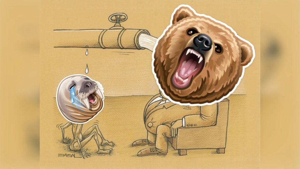 Медведь пьет Фанту