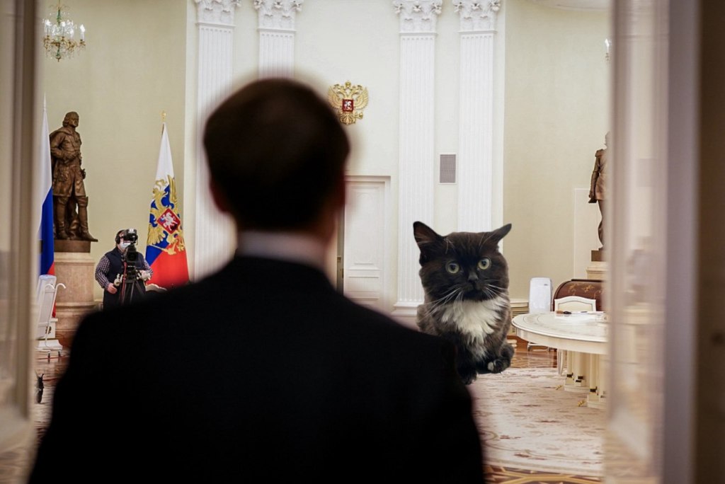 Путин за длинным столом