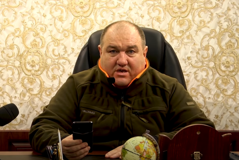 ебашь их блять