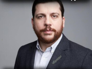 Слушай тебе же подарили сладкий подарок?