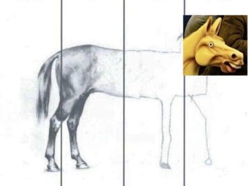 Желтый конь на карусели
