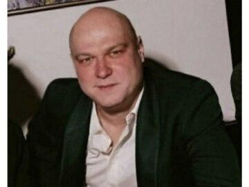 Юра Борисов за столом